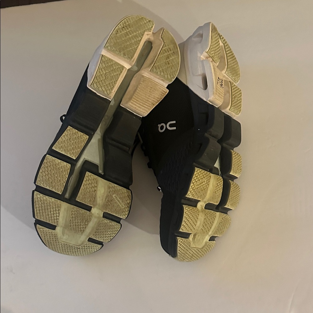 On Running Cloud Shoes - Black and Mint - Picture 5 of 5